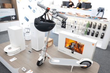 Генеральный директор Сяоми
 опубликовал твит с ЯлаТех
 Цифровой
 Цена
 Этикетки
